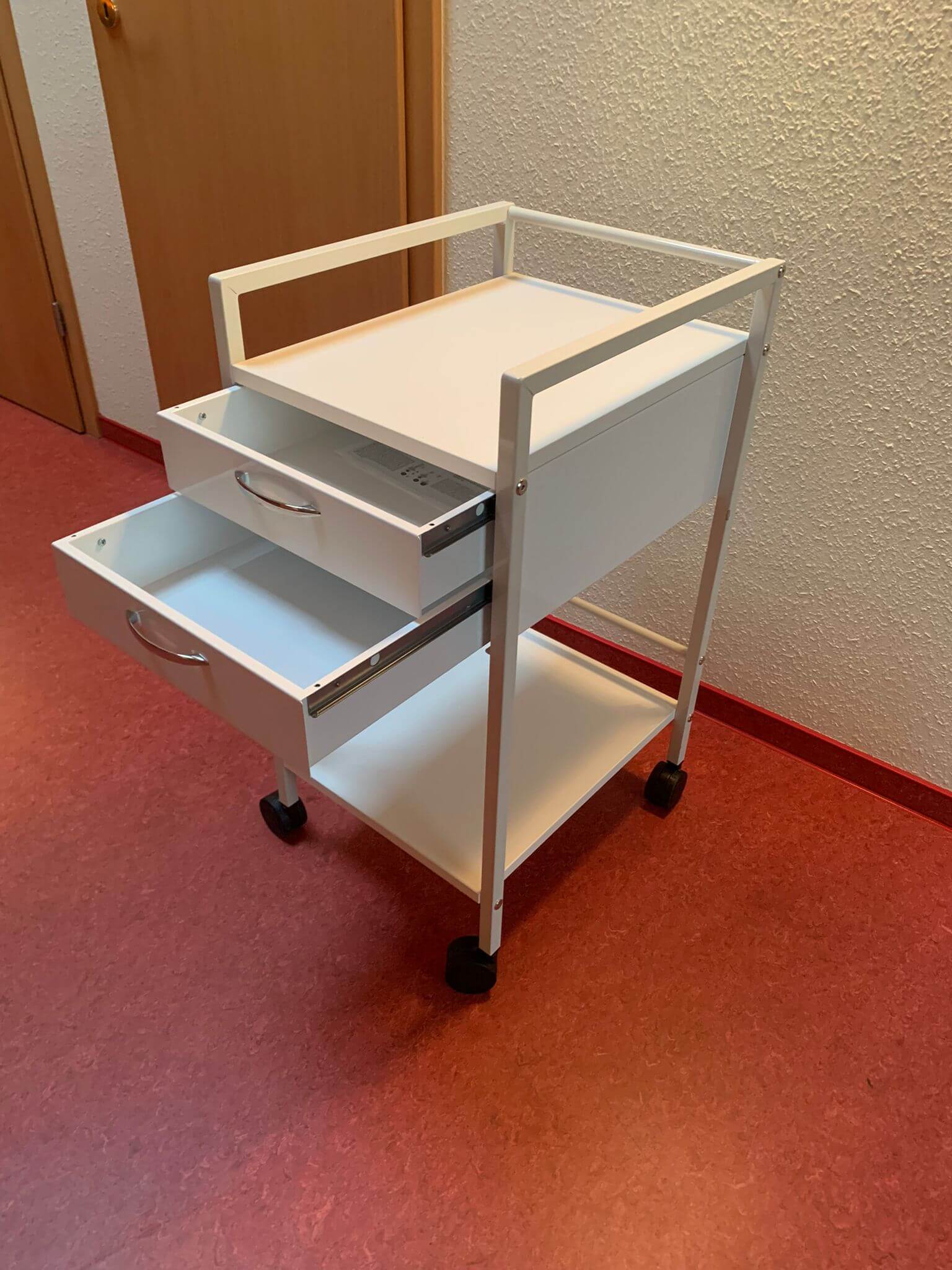 Gerätewagen AUXILIO gebraucht für Medizin & Kosmetik