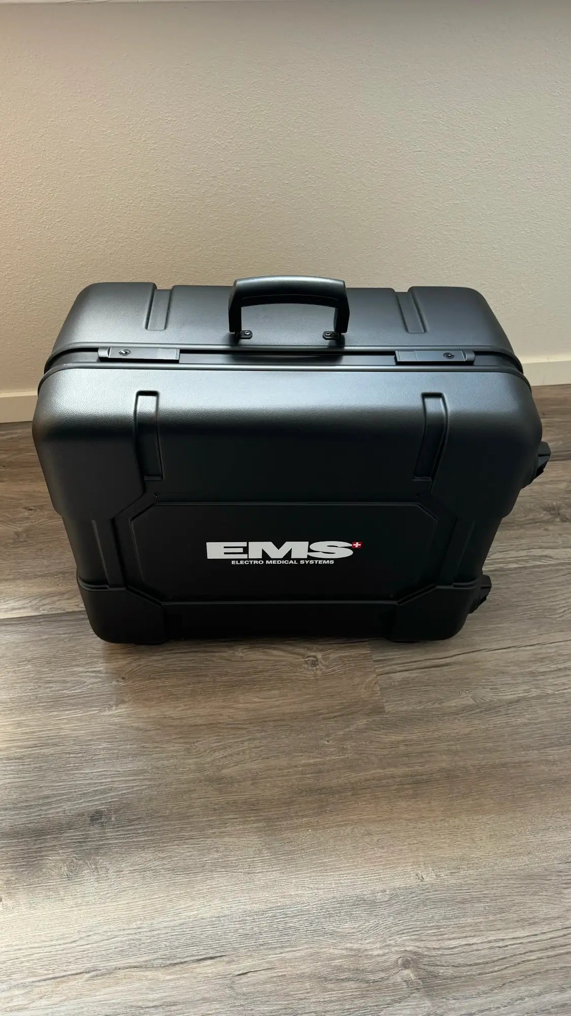 Gerätekoffer SWISS DOLORCLAST® Case mobility für Stoßwellengeräte
aus Vogelperspektive