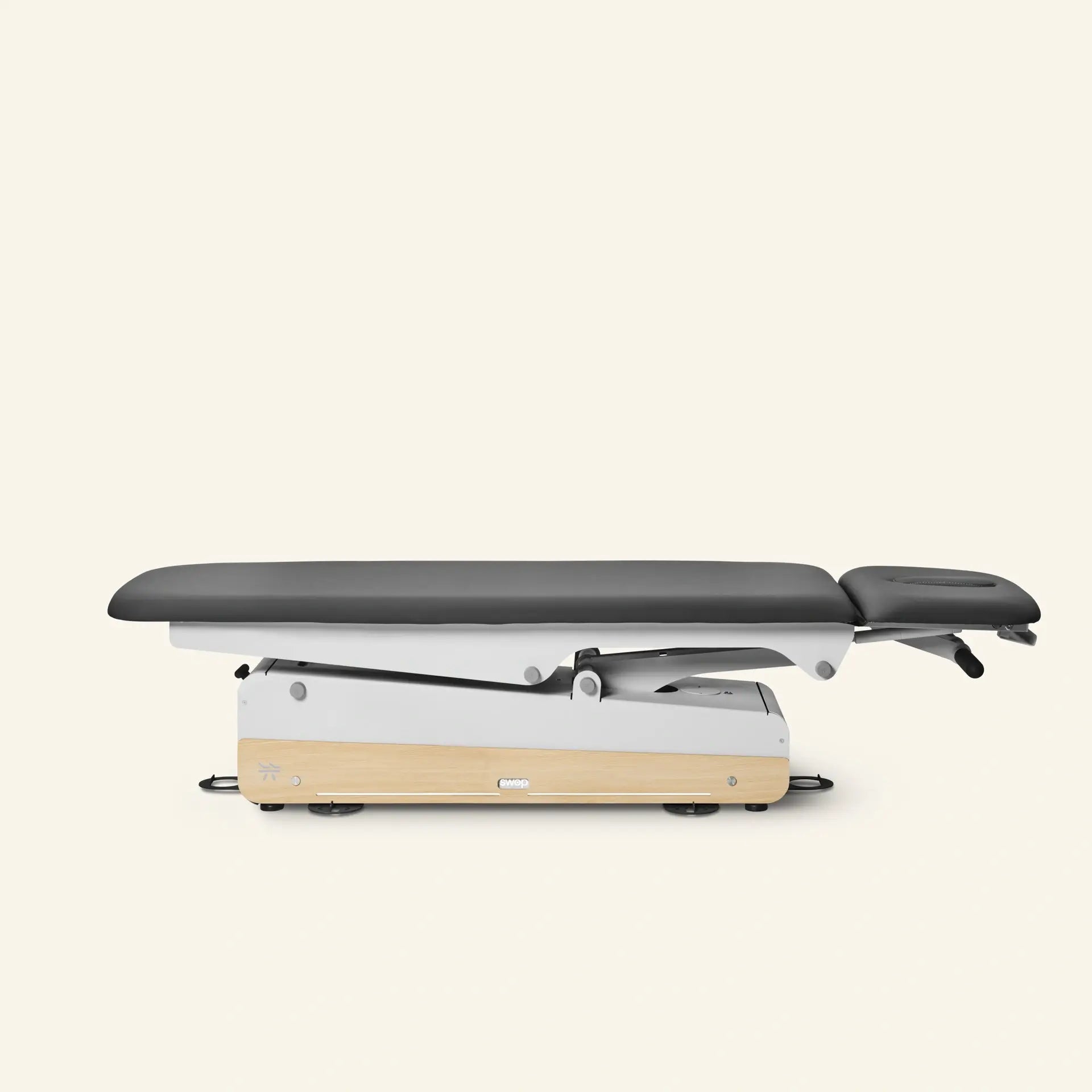 2-teilige Therapiebank Naggura Swop 2 Pro in Schwarz mit heruntergefahrener Liegefläche