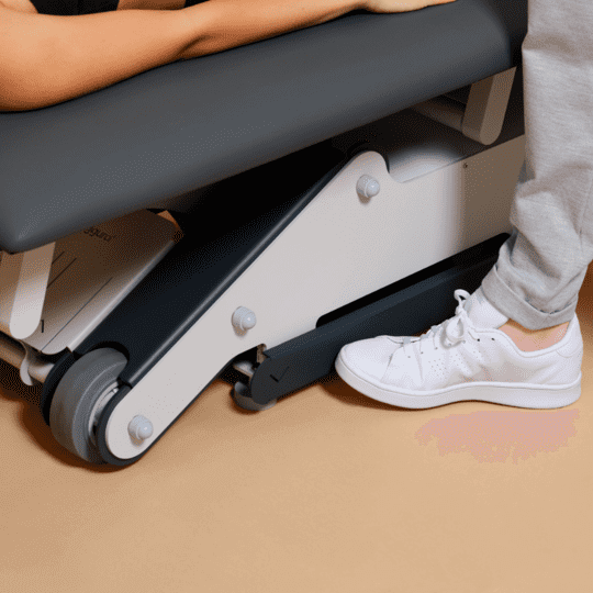 Rundumschaltung zur Höheneinstellung der 2-teiligen elektrischen Therapiebank Naggura N'GO2L