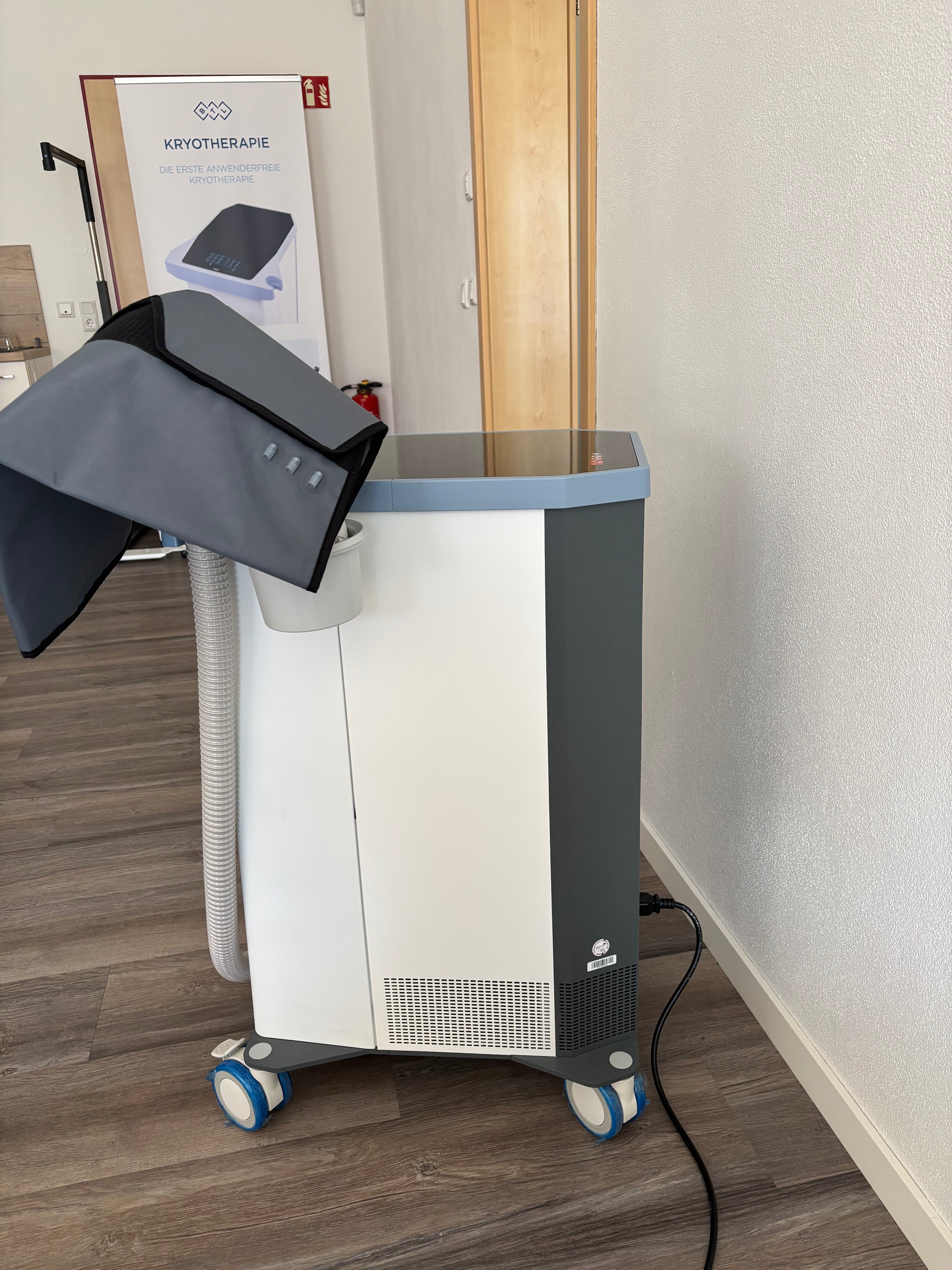 Vorführgerät Kryotherapiegerät BTL-Kryo für Schmerztherapie