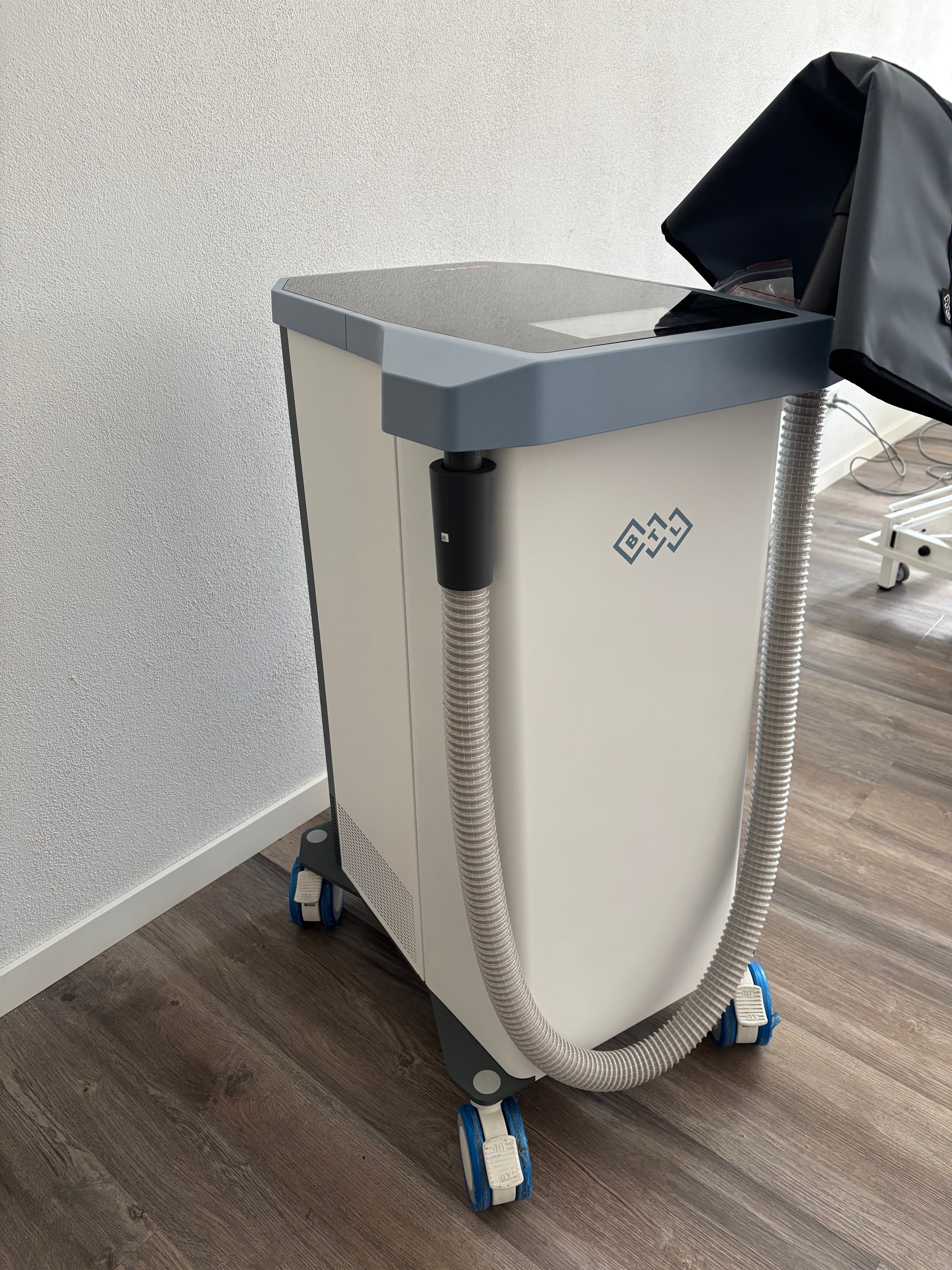 Vorführgerät Kryotherapiegerät BTL-Kryo für Schmerztherapie