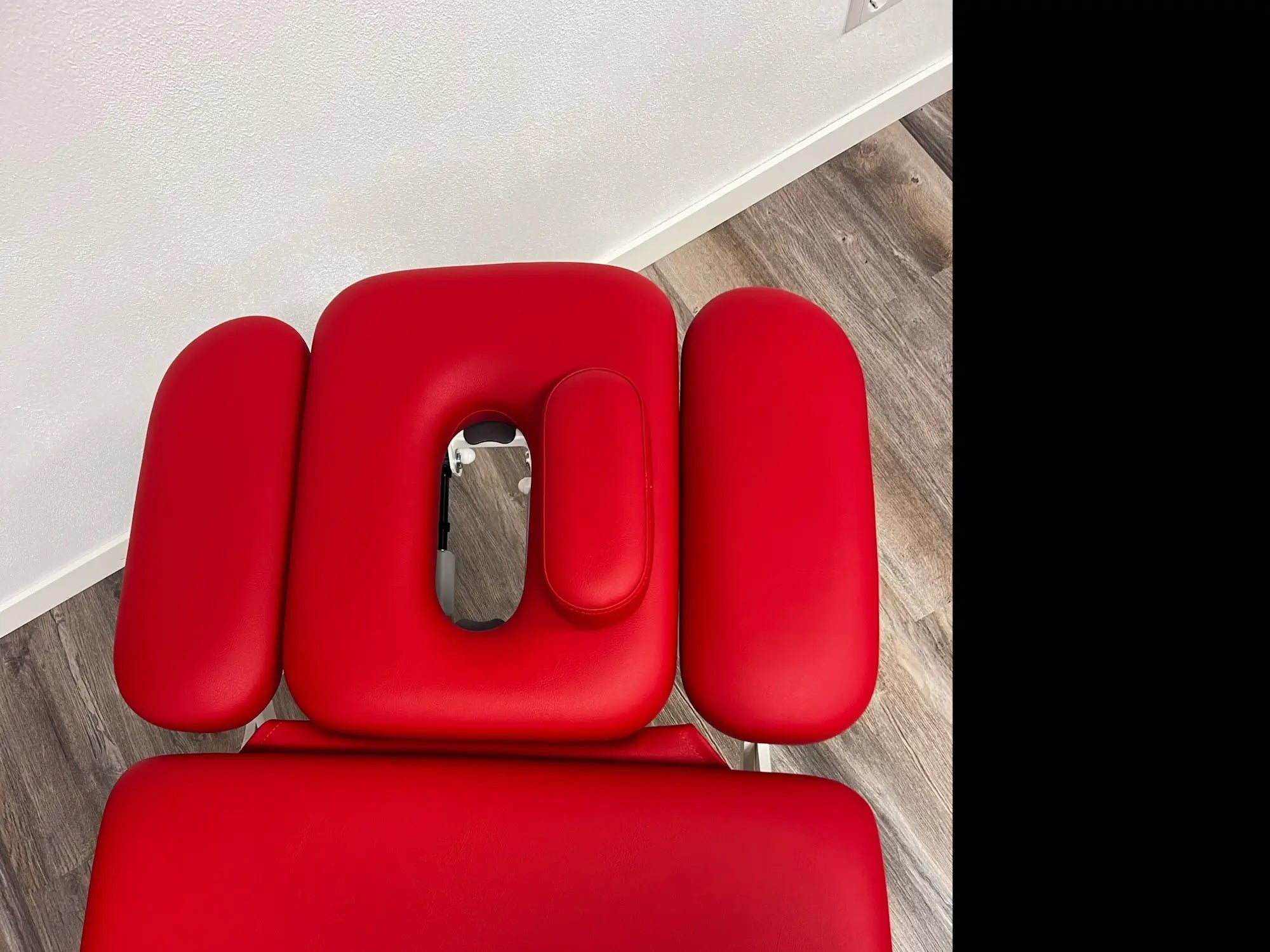 3-teiliges Kopfteil der gebrauchten Therapieliege NEXX 2 in Rot