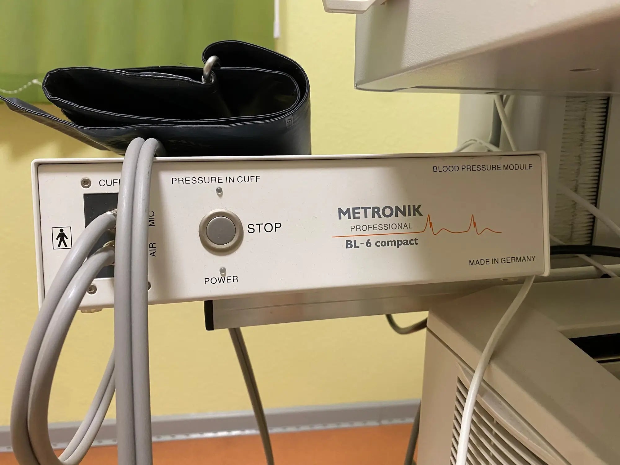 Gebrauchtes Sitzergometer Lode Corival cpet mit Blutdruck-Monitor BL-6