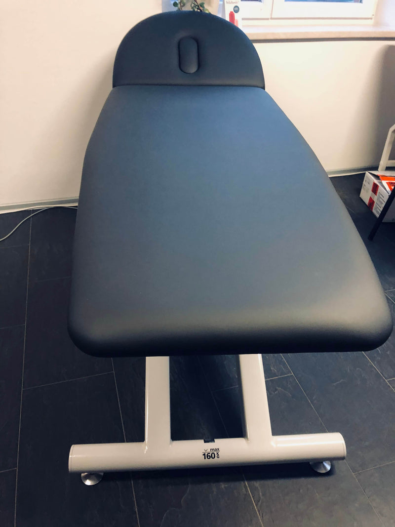 Gebrauchte Therapieliege Vario Relax – Ausstellungsliege mit 2-teiliger Liegefläche